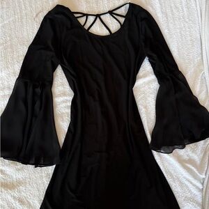 Chic Black Flare Sleeve short Dress